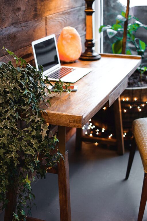 How to Create a Cozy and Productive Home Workspace